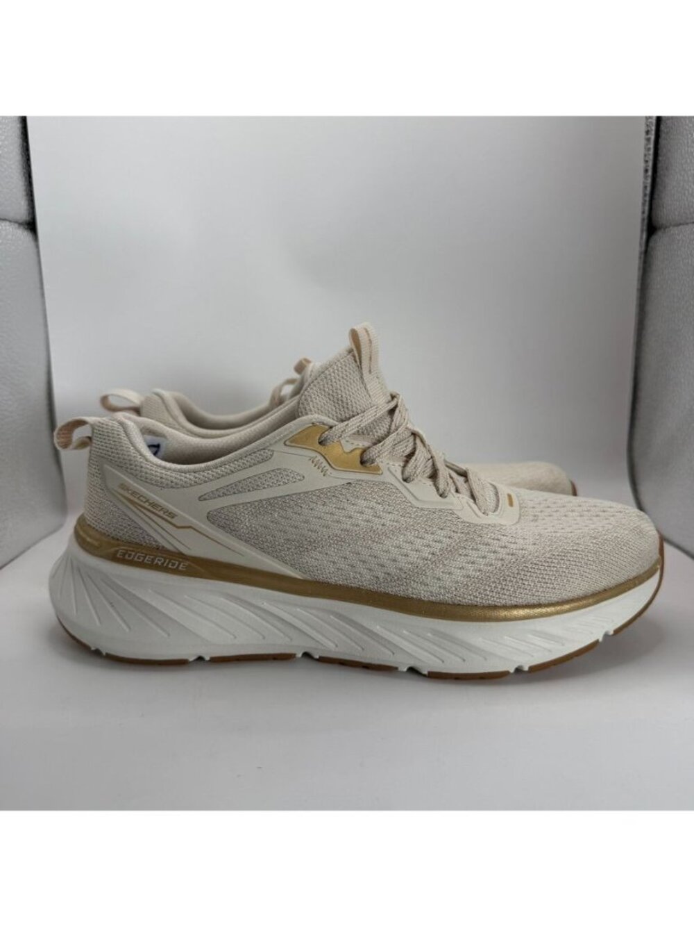 Skechers Womens Edgeride Sneakers Beige Gold Memory Foam Size 6.5 Lightweight